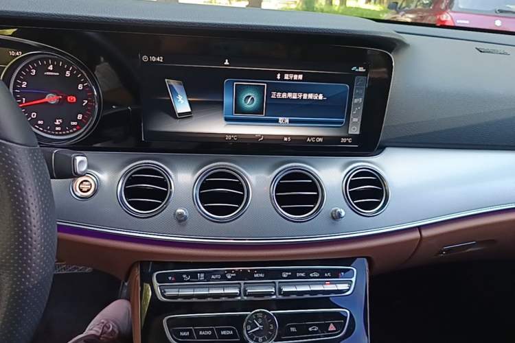 Used Mercedes-Benz E-Class 2017 E 200 Sport 4MATIC Audio And AC Panel