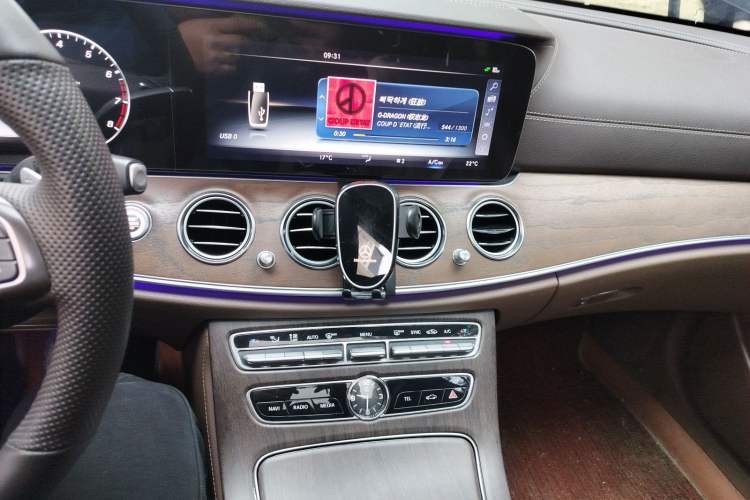 Used Mercedes-Benz E-Class 2017 E 300 L Luxury Model Audio And AC Panel