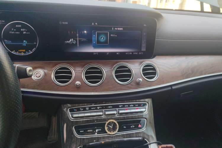Used Mercedes-Benz E-Class 2017 E 300 L Luxury Model Audio And AC Panel