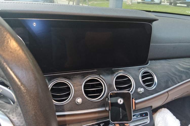 Used Mercedes-Benz E-Class 2017 E 300 L Sport Luxury Edition Audio And AC Panel