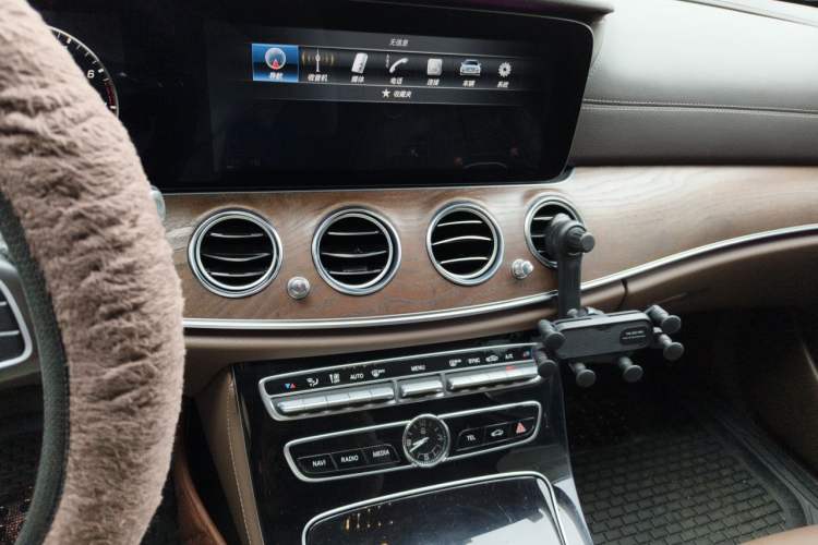 Used Mercedes-Benz E-Class 2017 E 320 L 4MATIC Audio And AC Panel