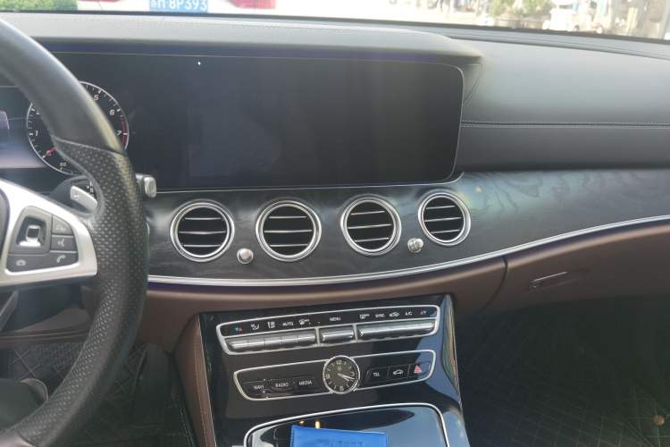Used Mercedes-Benz E-Class 2017 E 300 L Sport Luxury Edition Audio And AC Panel