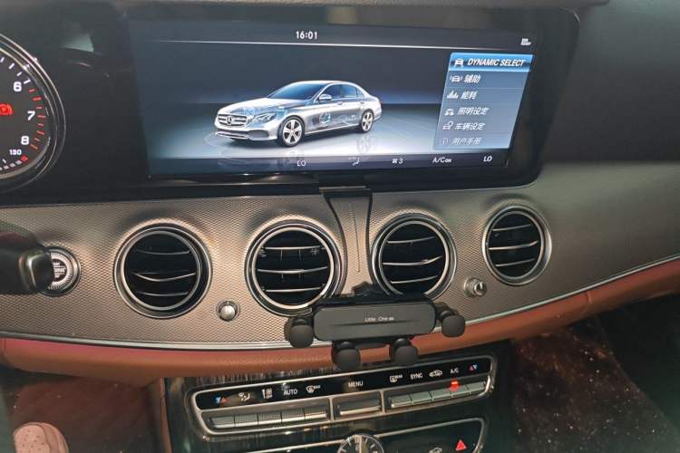 Used Mercedes-Benz E-Class 2017 E 200 Sport 4MATIC Audio And AC Panel