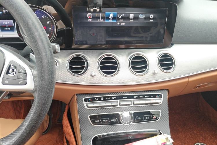 Used Mercedes-Benz E-Class 2017 E 200 Sport 4MATIC Audio And AC Panel