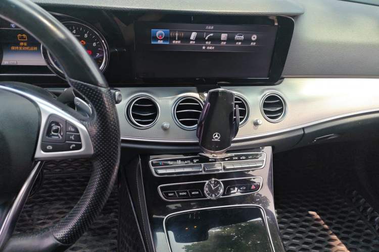 Used Mercedes-Benz E-Class 2017 E 200 Sport 4MATIC Audio And AC Panel