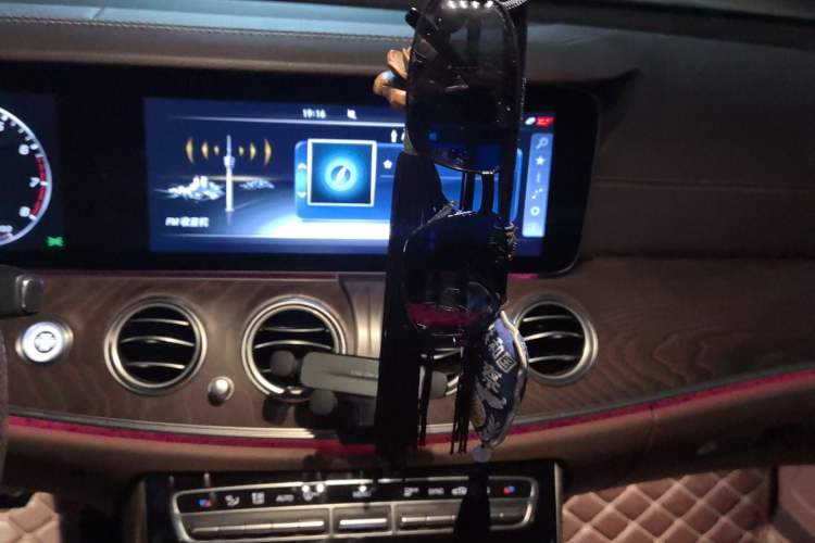 Used Mercedes-Benz E-Class 2017 E 300 L Luxury Model Audio And AC Panel
