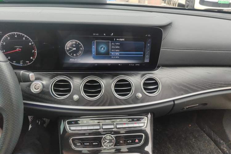 Used Mercedes-Benz E-Class 2017 E 300 L Sport Luxury Edition Audio And AC Panel