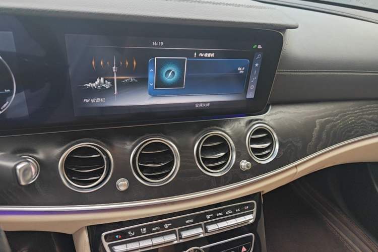 Used Mercedes-Benz E-Class 2017 E 300 L Sport Luxury Edition Audio And AC Panel