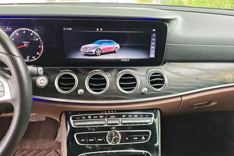 Used Mercedes-Benz E-Class 2017 E 200 L Sport 4MATIC Audio And AC Panel