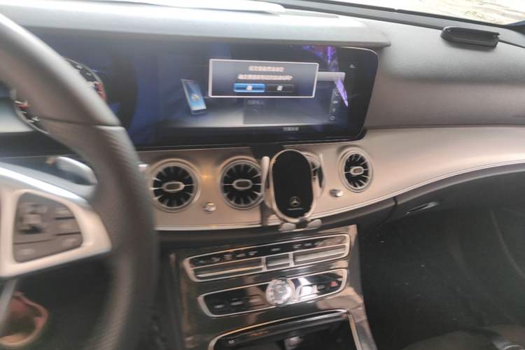 Used Mercedes-Benz E-Class 2017 Restyled E 300 Sport Edition Audio And AC Panel