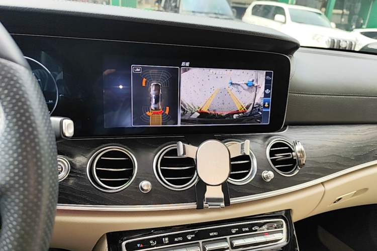 Used Mercedes-Benz E-Class 2017 E 200 L Sport 4MATIC Audio And AC Panel
