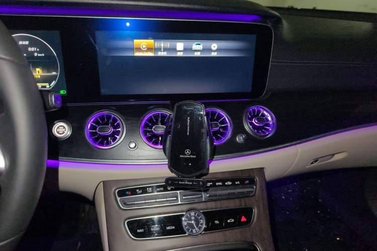Used Mercedes-Benz E-Class 2017 E 300 L Sport Luxury Edition Audio And AC Panel