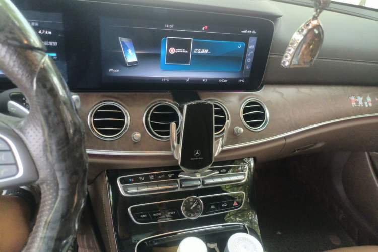 Used Mercedes-Benz E-Class 2017 E 300 L Luxury Model Audio And AC Panel