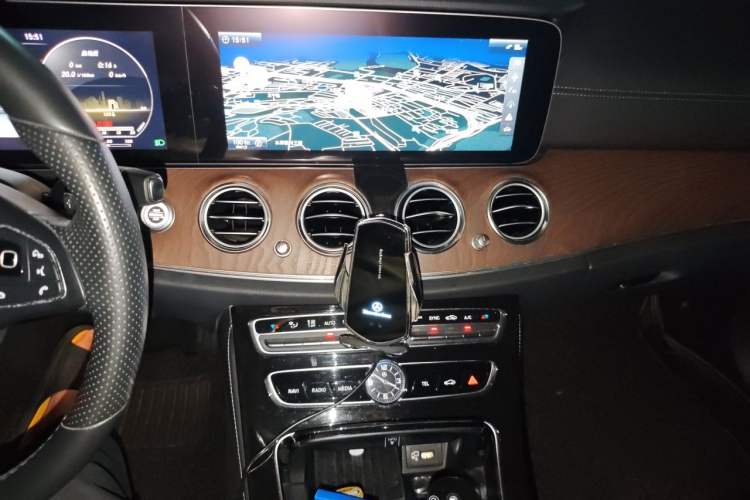 Used Mercedes-Benz E-Class 2017 E 300 L Luxury Model Audio And AC Panel