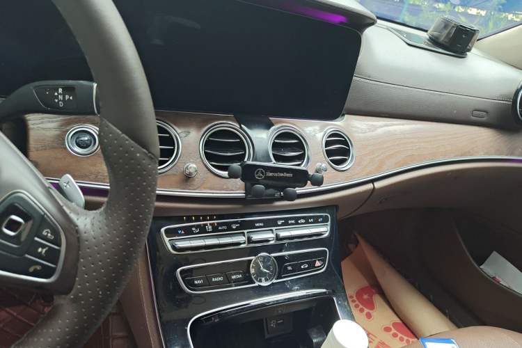 Used Mercedes-Benz E-Class 2017 E 300 L Sporty and Stylish Model Audio And AC Panel