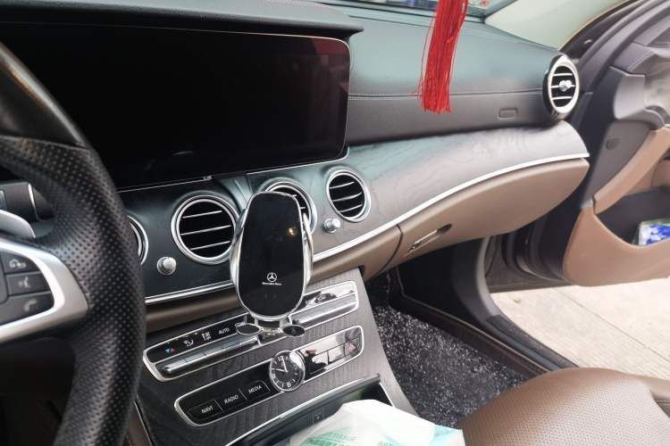 Used Mercedes-Benz E-Class 2017 E 300 L Sport Luxury Edition Audio And AC Panel