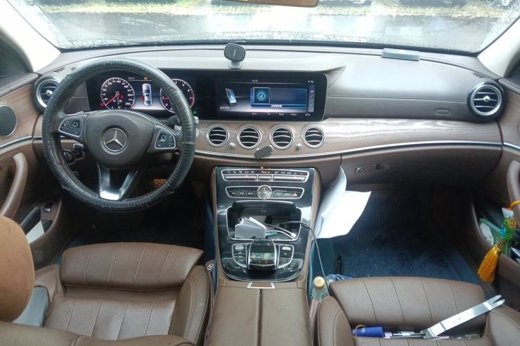 Used Mercedes-Benz E-Class 2017 E 200 L 4MATIC Center Console