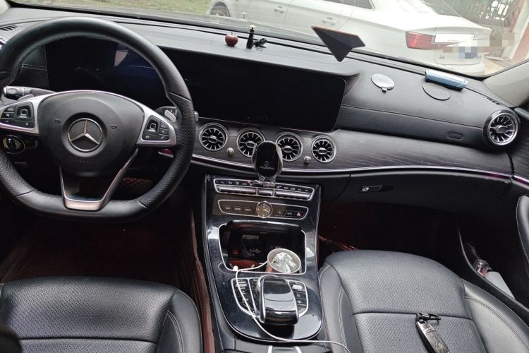 Used Mercedes-Benz E-Class 2017 E 300 L Sport Luxury Edition Center Console