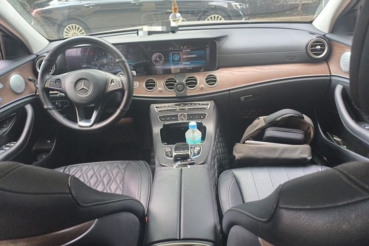 Used Mercedes-Benz E-Class 2017 E 300 L Luxury Model Center Console