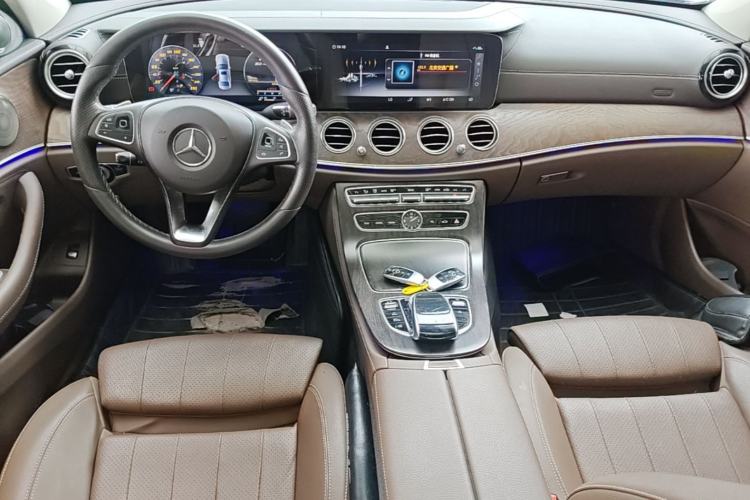 Used Mercedes-Benz E-Class 2017 E 200 L 4MATIC Center Console