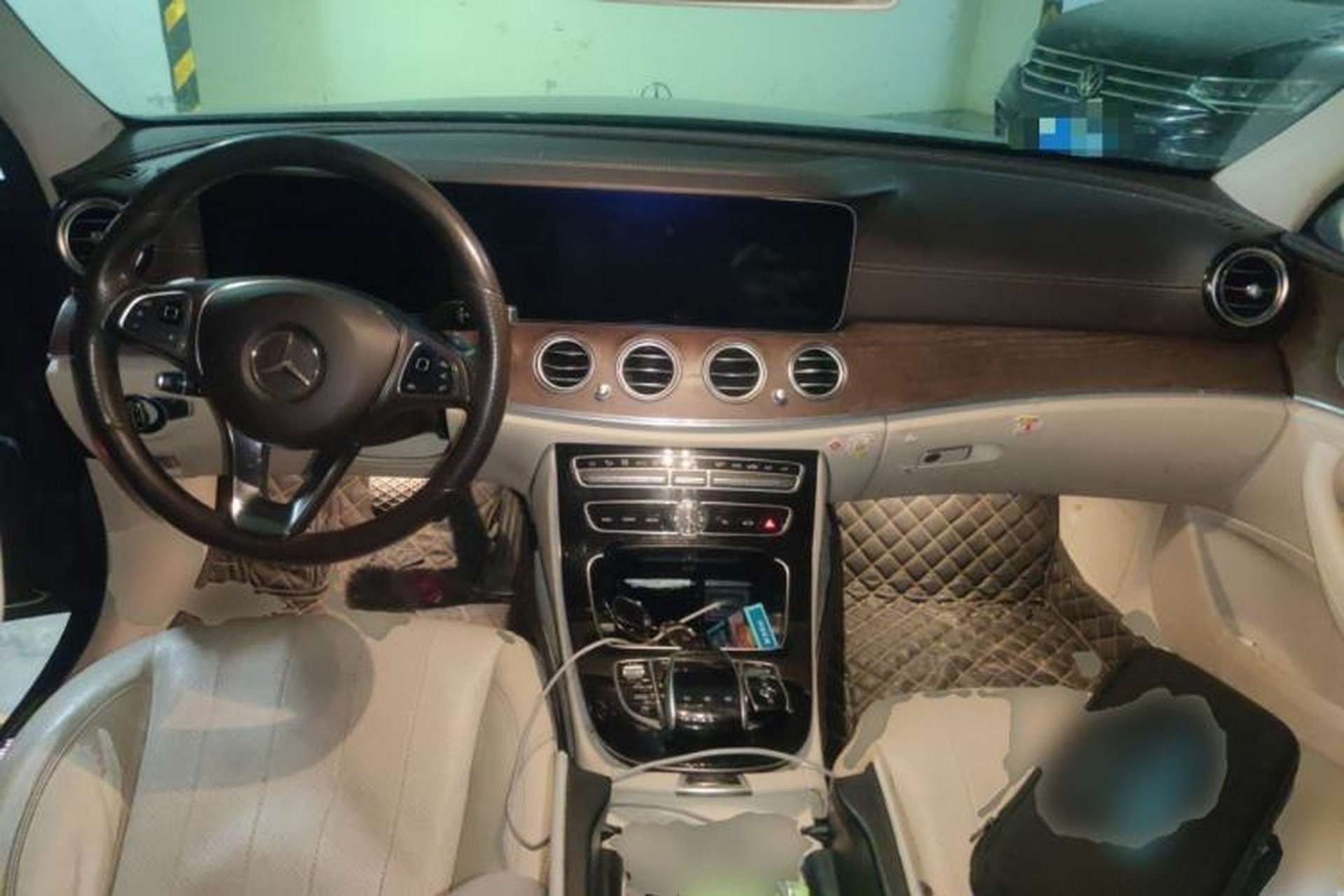 Used Mercedes-Benz E-Class 2017 E 300 L Luxury Model Center Console