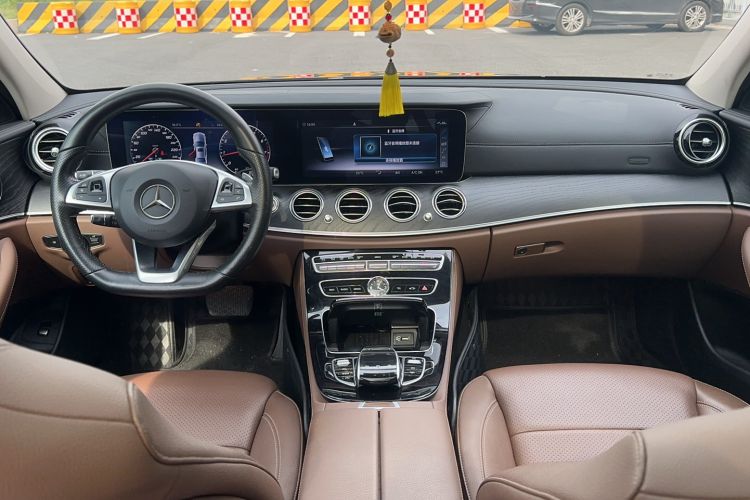 Used Mercedes-Benz E-Class 2017 E 300 L Sport Luxury Edition Center Console