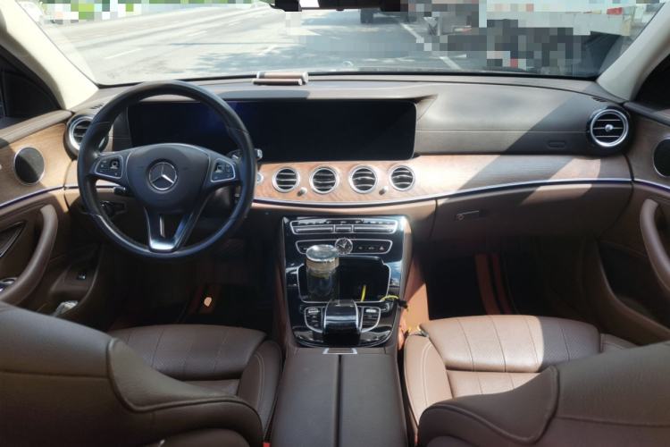 Used Mercedes-Benz E-Class 2017 E 200 L 4MATIC Center Console