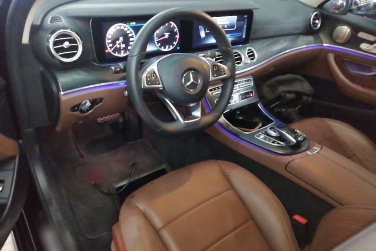 Used Mercedes-Benz E-Class 2017 E 300 L Sport Luxury Edition Center Console