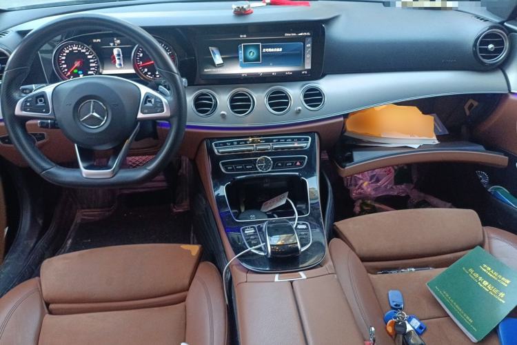 Used Mercedes-Benz E-Class 2017 E 200 Sport 4MATIC Center Console