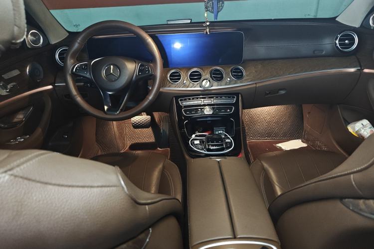 Used Mercedes-Benz E-Class 2017 E 320 L 4MATIC Center Console