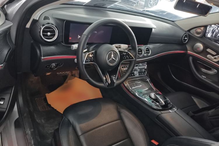 Used Mercedes-Benz E-Class 2017 E 300 L Sport Luxury Edition Center Console