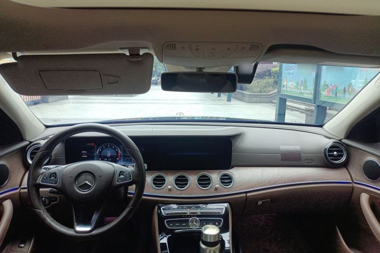 Used Mercedes-Benz E-Class 2017 E 300 L Luxury Model Center Console