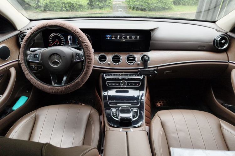 Used Mercedes-Benz E-Class 2017 E 320 L 4MATIC Center Console