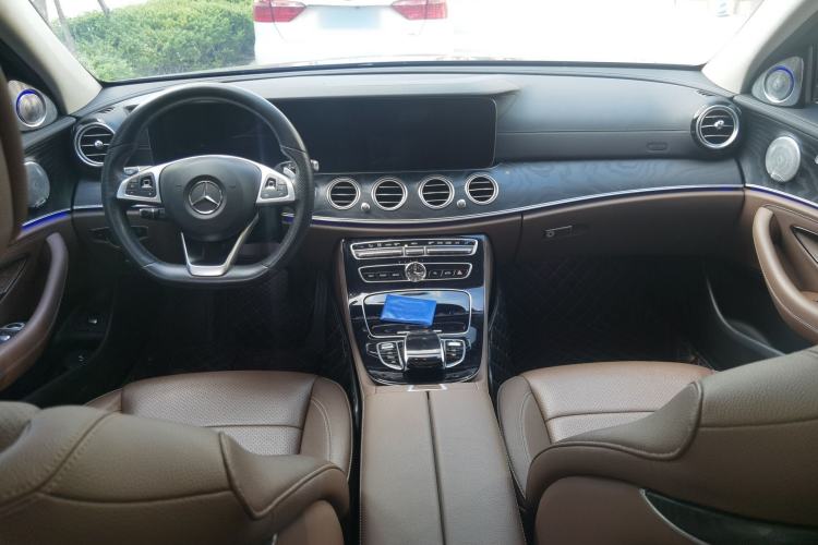 Used Mercedes-Benz E-Class 2017 E 300 L Sport Luxury Edition Center Console