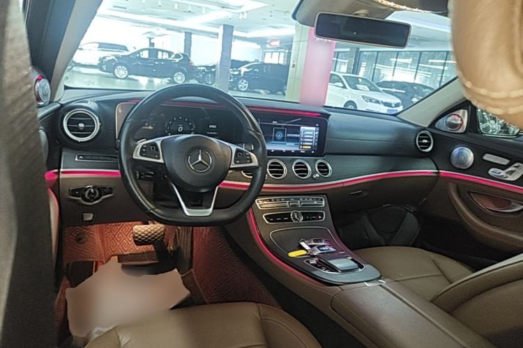 Used Mercedes-Benz E-Class 2017 E 320 L Sport 4MATIC Center Console