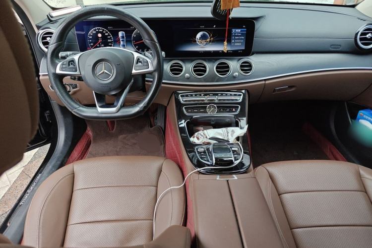 Used Mercedes-Benz E-Class 2017 E 300 L Sport Luxury Edition Center Console