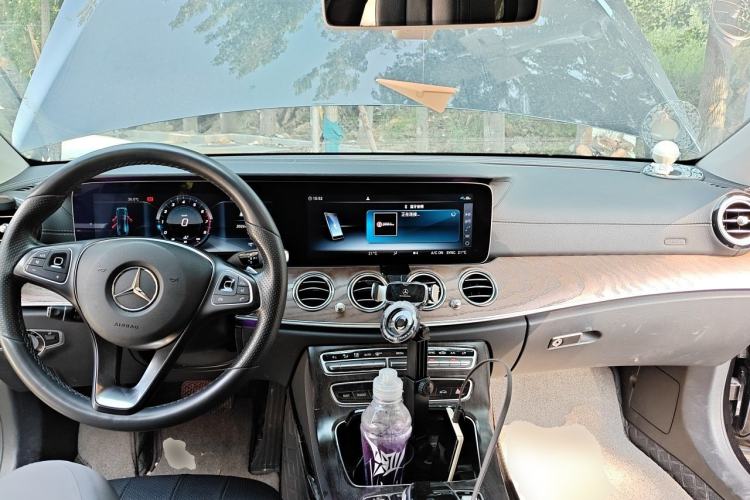 Used Mercedes-Benz E-Class 2017 E 300 L Luxury Model Center Console