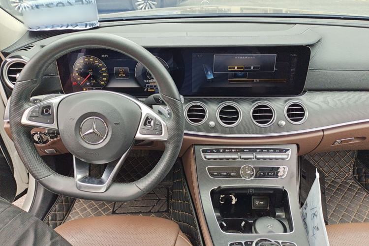 Used Mercedes-Benz E-Class 2017 E 300 L Sport Luxury Edition Center Console