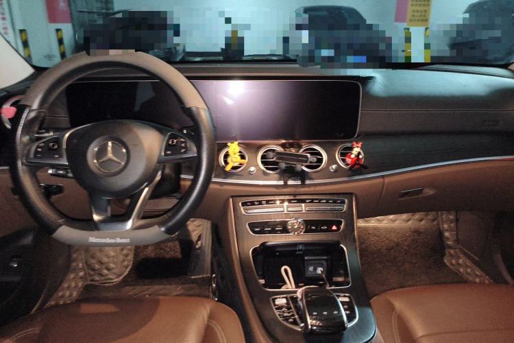 Used Mercedes-Benz E-Class 2017 E 300 L Sport Luxury Edition Center Console