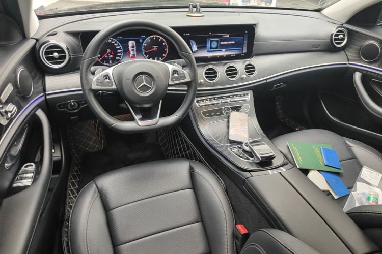 Used Mercedes-Benz E-Class 2017 E 300 L Sport Luxury Edition Center Console