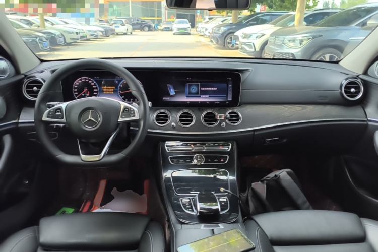 Used Mercedes-Benz E-Class 2017 E 200 L Sport 4MATIC Center Console