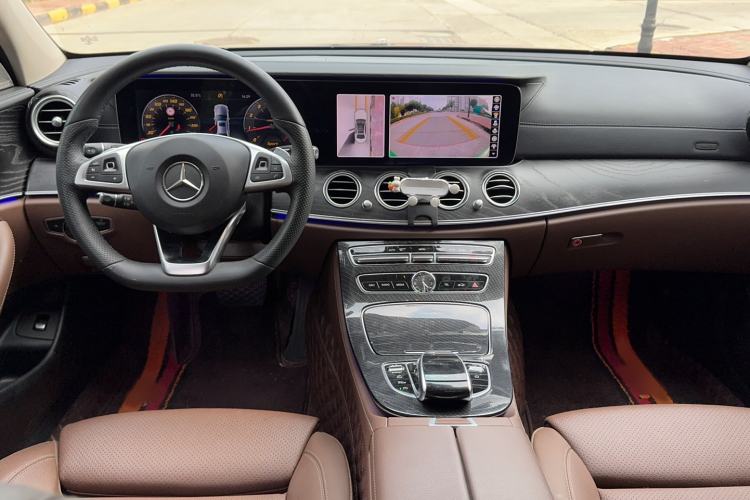 Used Mercedes-Benz E-Class 2017 E 200 L Sport 4MATIC Center Console