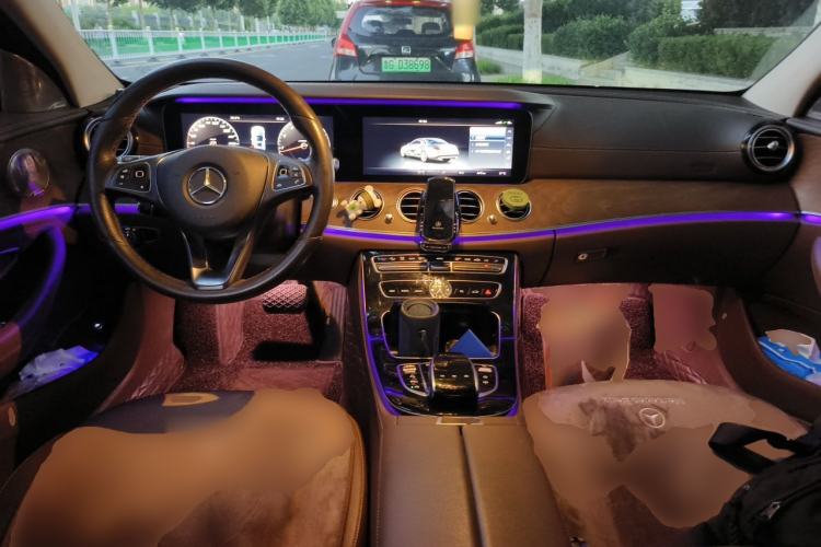 Used Mercedes-Benz E-Class 2017 E 300 L Luxury Model Center Console