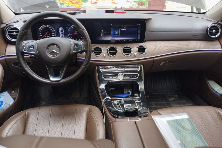 Used Mercedes-Benz E-Class 2017 E 300 L Luxury Model Center Console