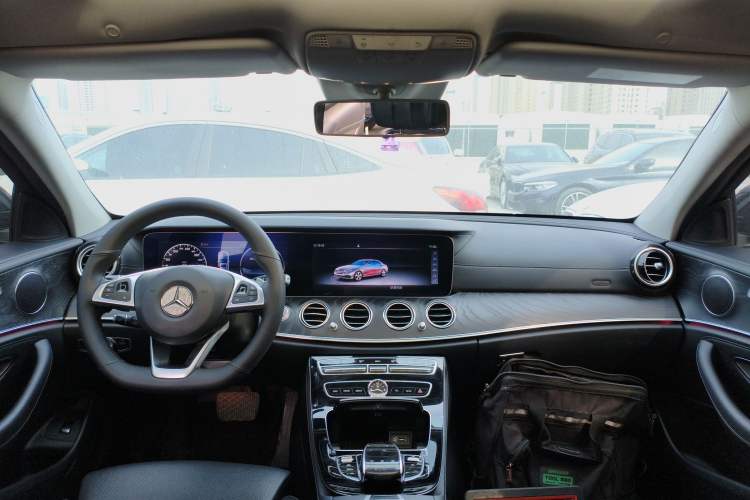 Used Mercedes-Benz E-Class 2017 E 200 L 4MATIC Center Console