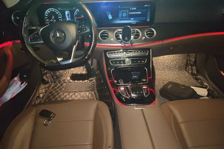 Used Mercedes-Benz E-Class 2017 E 300 L Sport Luxury Edition Center Console