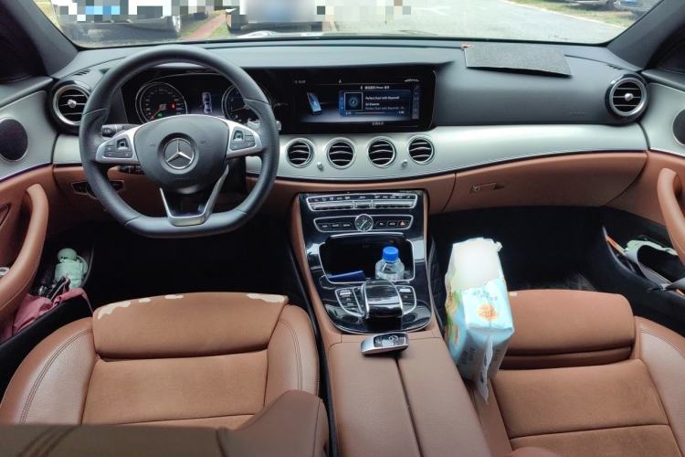 Used Mercedes-Benz E-Class 2017 Facelift E 200 Sport 4MATIC Center Console
