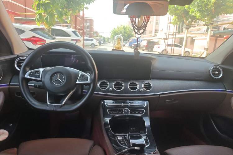 Used Mercedes-Benz E-Class 2017 E 200 Sport Center Console