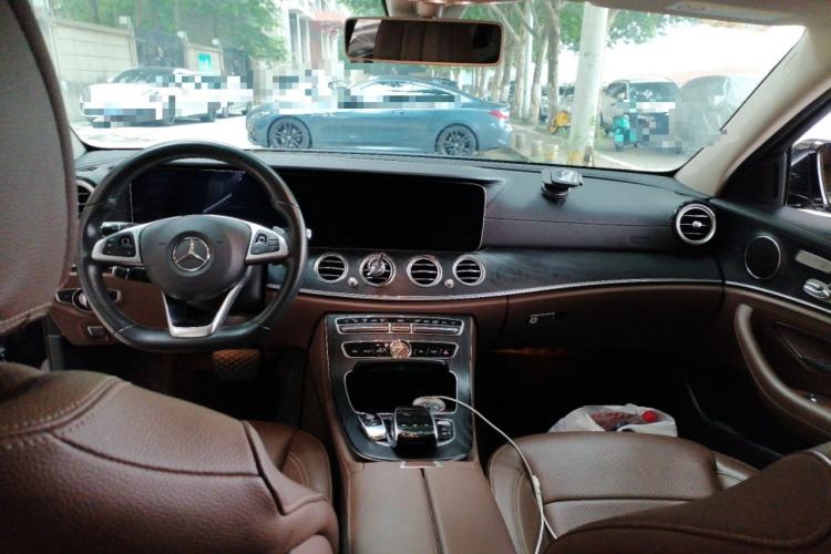 Used Mercedes-Benz E-Class 2017 E 300 L Sport Luxury Edition Center Console