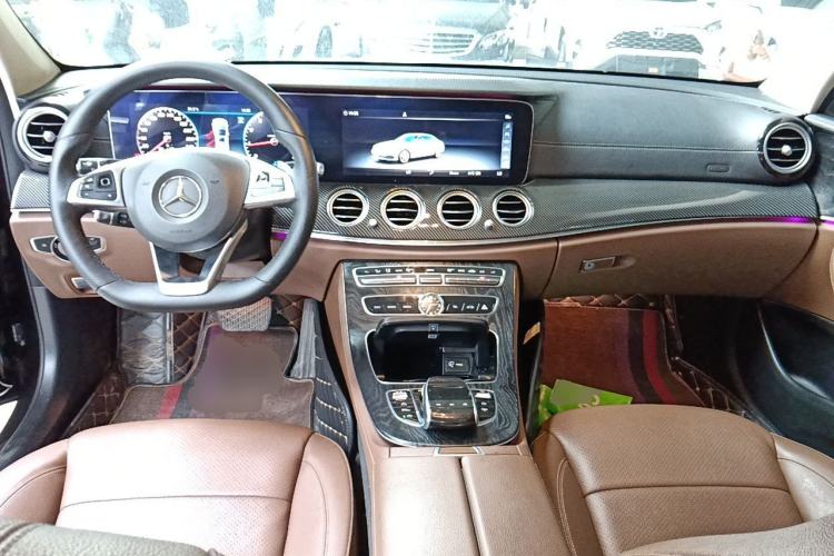 Used Mercedes-Benz E-Class 2017 E 300 L Sport Luxury Edition Center Console